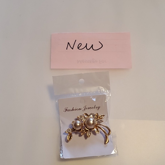 @new@ brooch